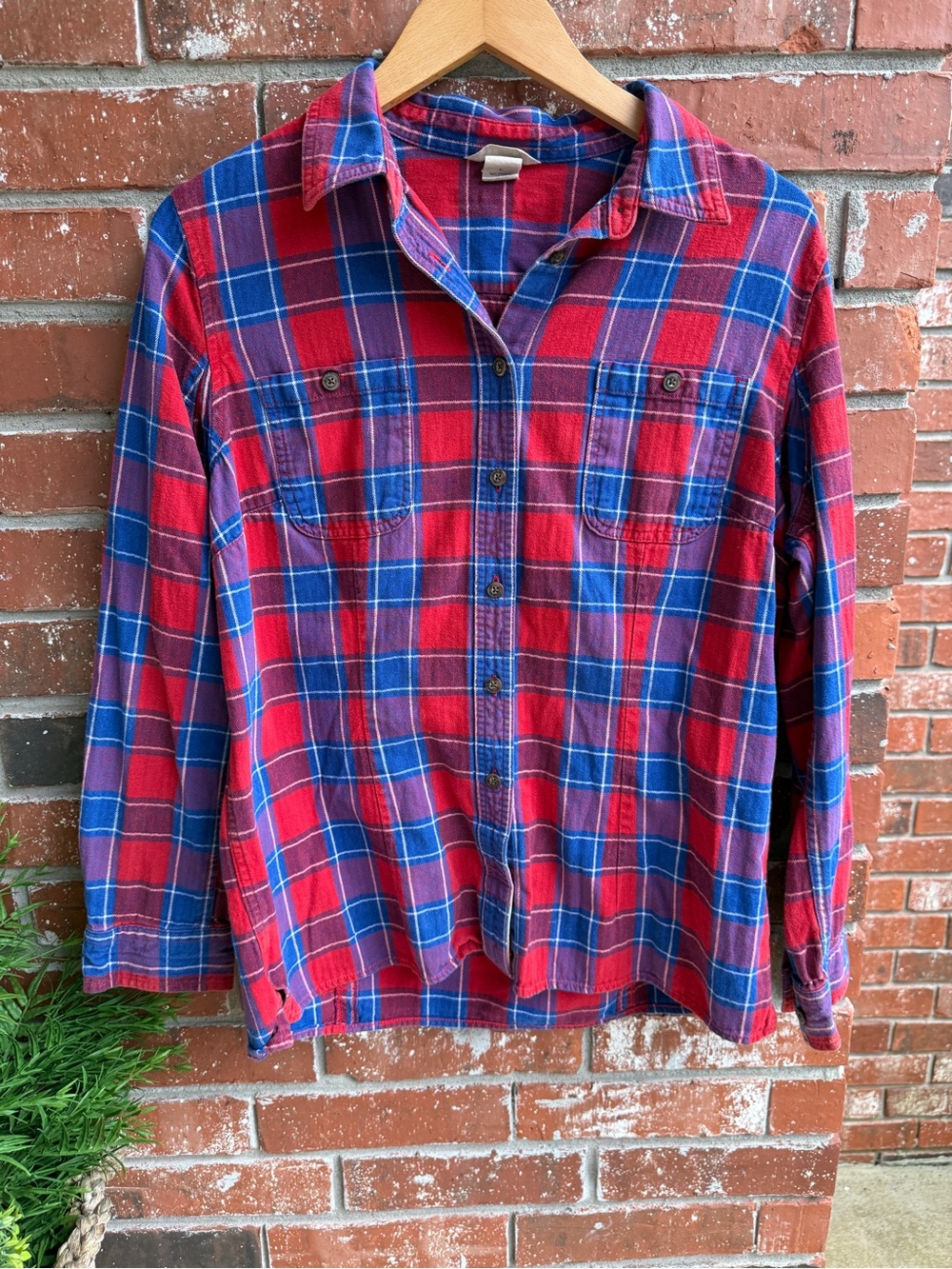 Duluth Trading Co Red and Blue Plaid Button-Down Shirt